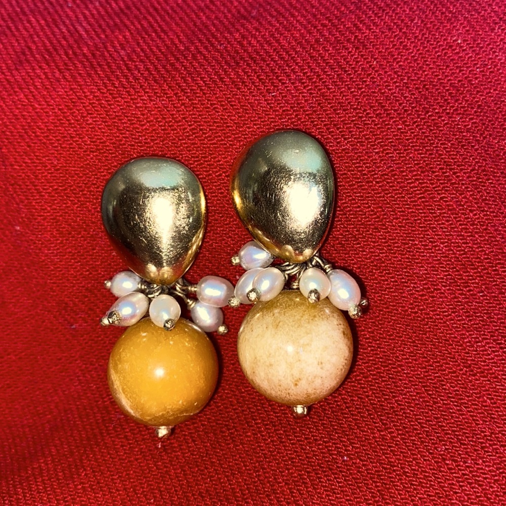 Yellow stone, tiny pearl and gold tone earrings